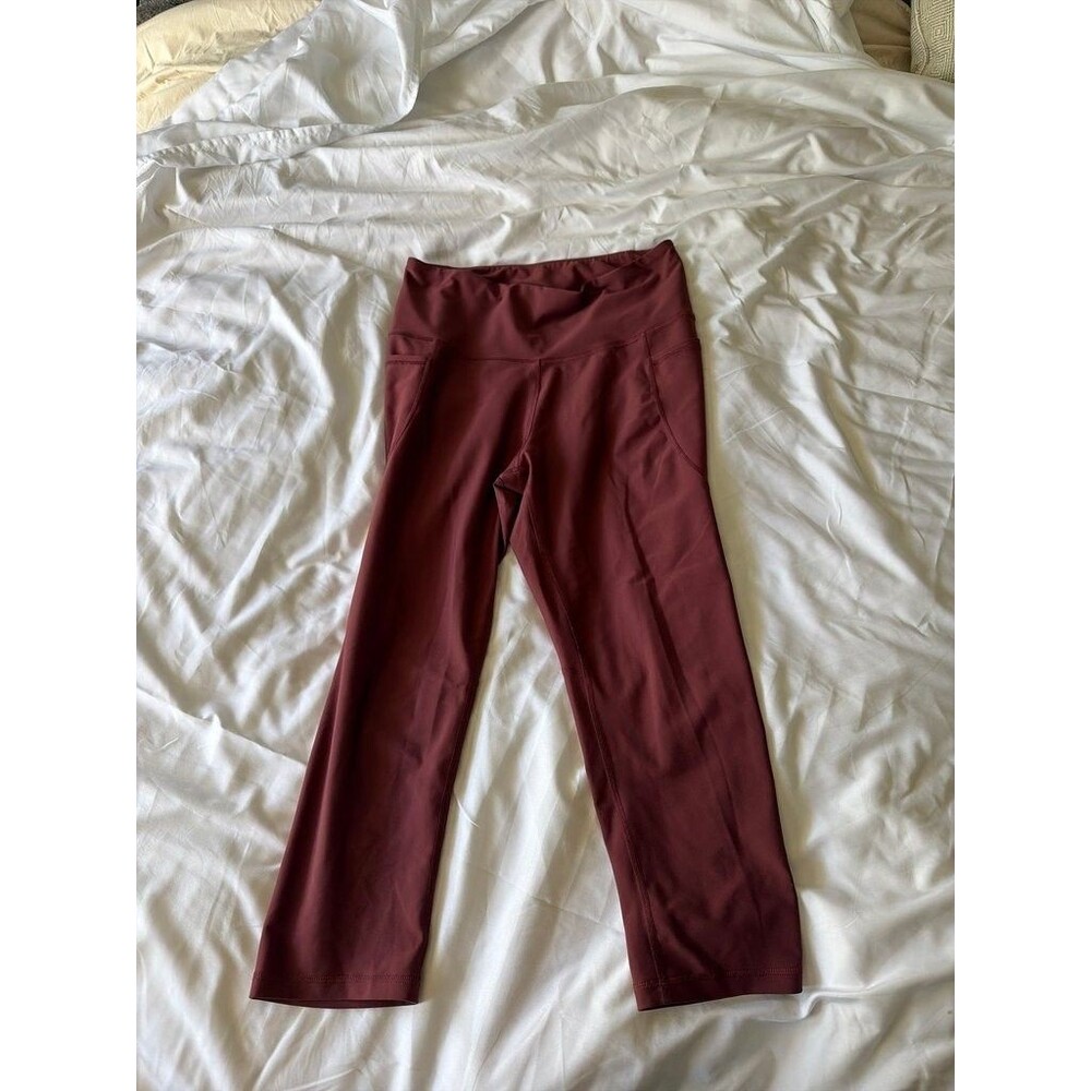 Old Navy Active Elevate Legging in Burgundy